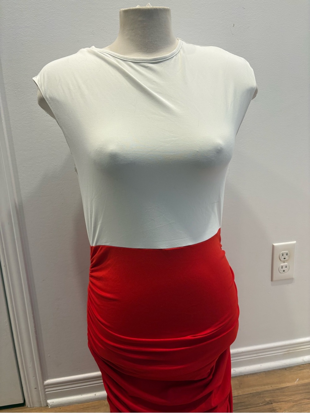 Colorblock White and Red Sleeveless Women's Top
